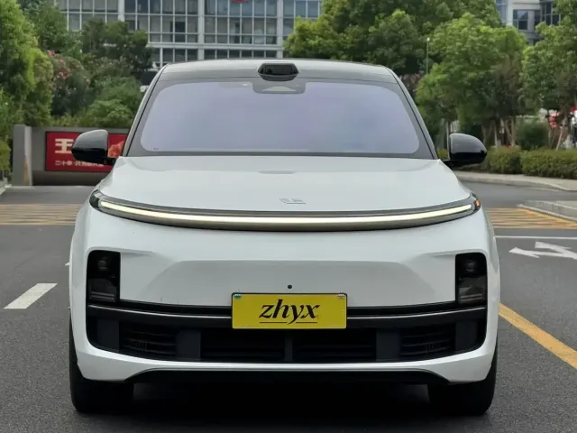 Li Auto L9 — Фото автомобиля 2