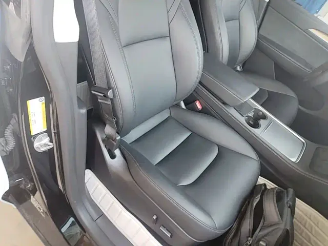 Tesla Model Y — Фото автомобиля 24