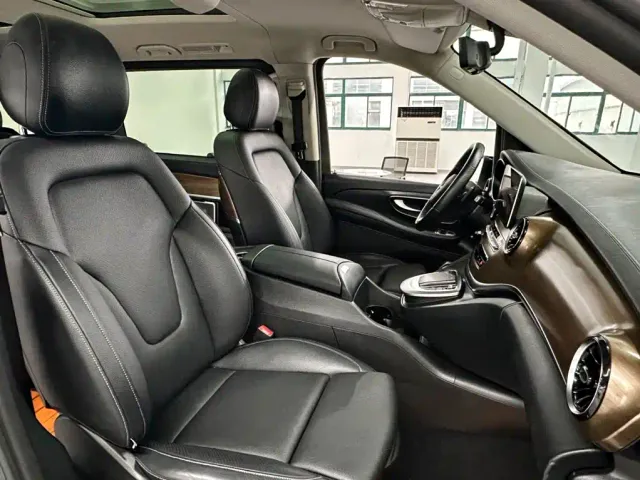 Mercedes-Benz V-Class — Фото автомобиля 8