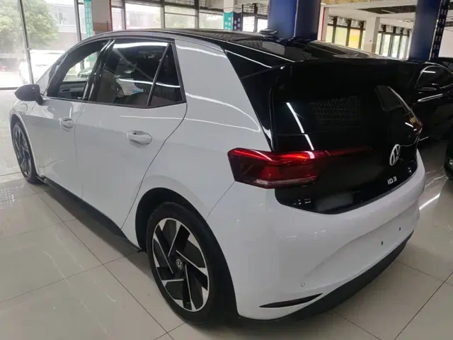 Volkswagen ID.3 — Фото автомобиля 4