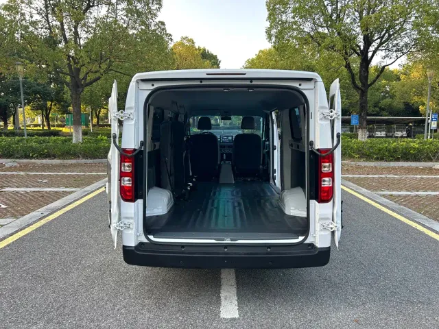 Wuling Yangguang — Фото автомобиля 13