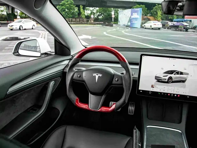 Tesla Model 3 — Фото автомобиля 19