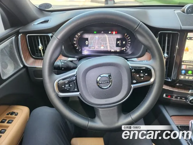 Вольво XC60 — Фото автомобиля 8