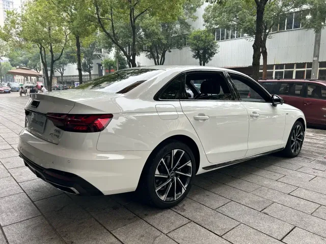 Audi A4L — Фото автомобиля 13
