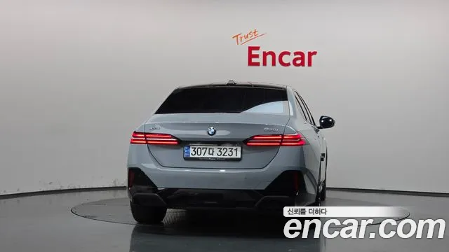 BMW 5 Series G60 — Фото автомобиля 4