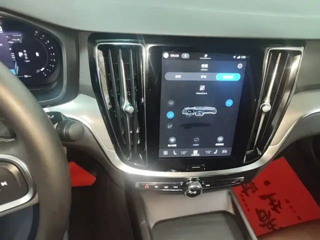 Volvo S60 — Фото автомобиля 12