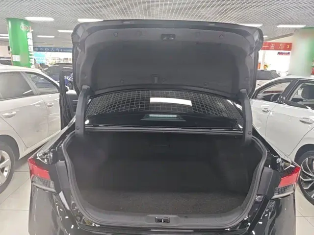 Nissan Teana — Фото автомобиля 18