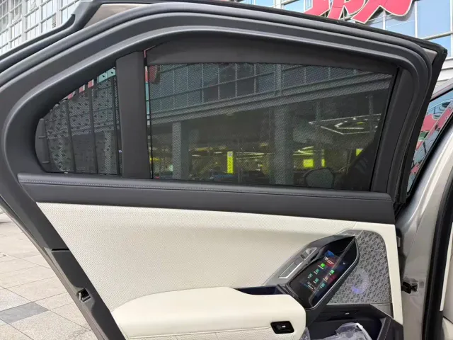 BMW i7 — Фото автомобиля 18