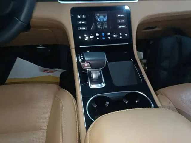 Li Auto ONE — Фото автомобиля 13
