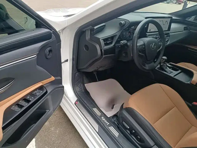 Lexus ES — Фото автомобиля 15