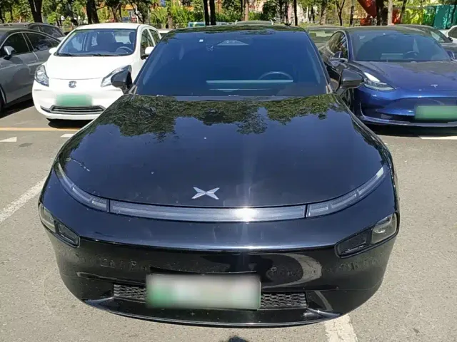 Xpeng P7 — Фото автомобиля 2
