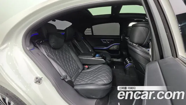 Mercedes-Benz S-Class — Фото автомобиля 25