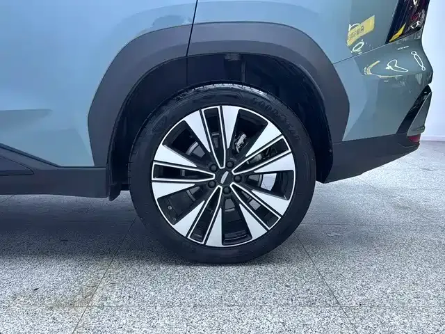 Geely Boyue L — Фото автомобиля 17