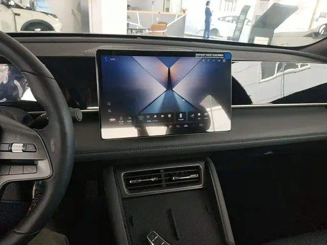 BYD Qin L — Фото автомобиля 8