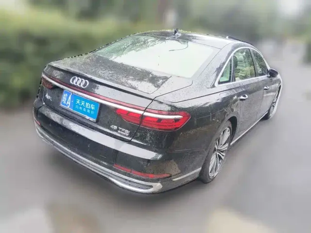 Audi A8 — Фото автомобиля 2