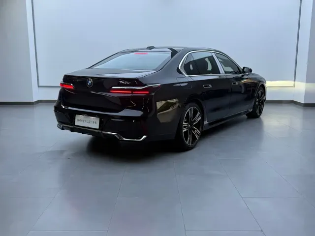 BMW 7 Series — Фото автомобиля 3