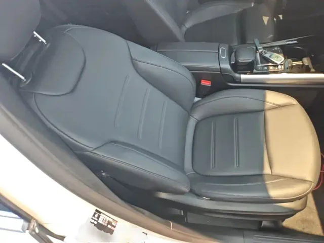 Mercedes-Benz GLA-Class — Фото автомобиля 24