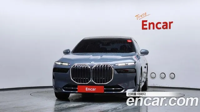 BMW 7 Series G70 — Фото автомобиля 3