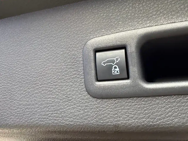 Toyota Sienna — Фото автомобиля 13