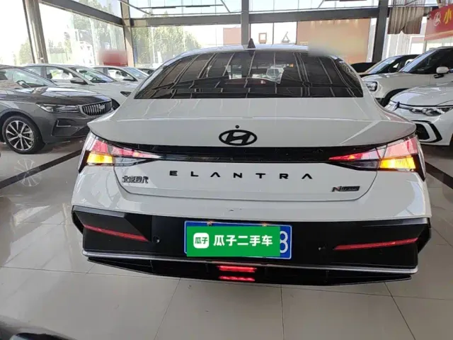 Hyundai Elantra — Фото автомобиля 5