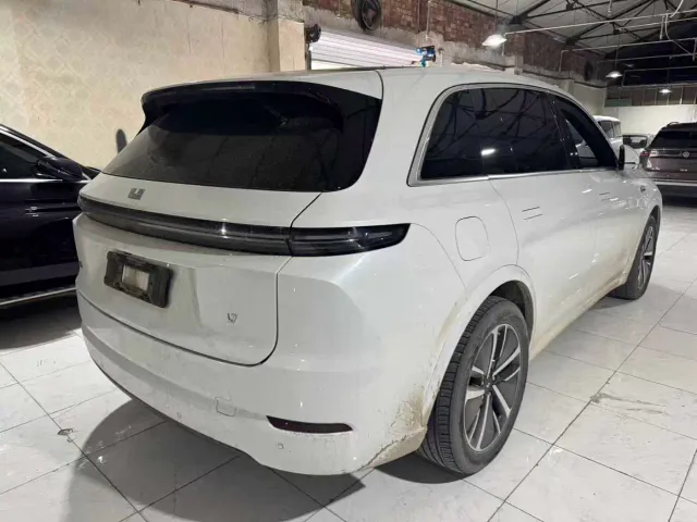 Li Auto L7 — Фото автомобиля 7