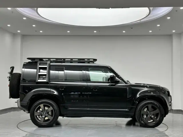 Land Rover Defender — Фото автомобиля 4