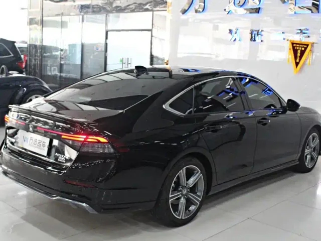 Honda Accord — Фото автомобиля 15