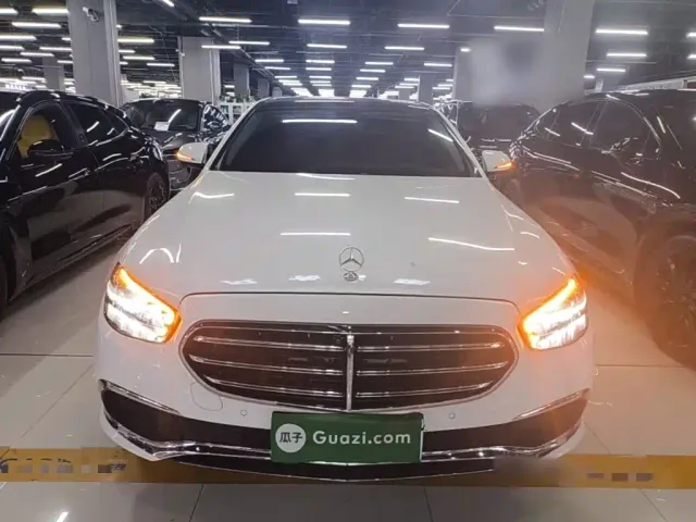 Mercedes-Benz E-Class — Фото автомобиля 2