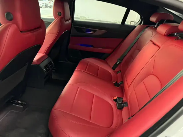 Jaguar XEL — Фото автомобиля 8
