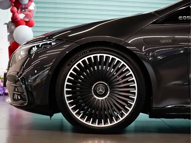 Mercedes-Benz EQS AMG — Фото автомобиля 8