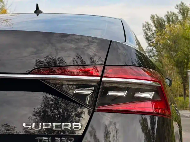 Skoda Superb — Фото автомобиля 11