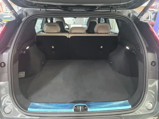 Volvo Volvo XC70 Plug-in Hybrid 2025 Standard — Фото автомобиля 18