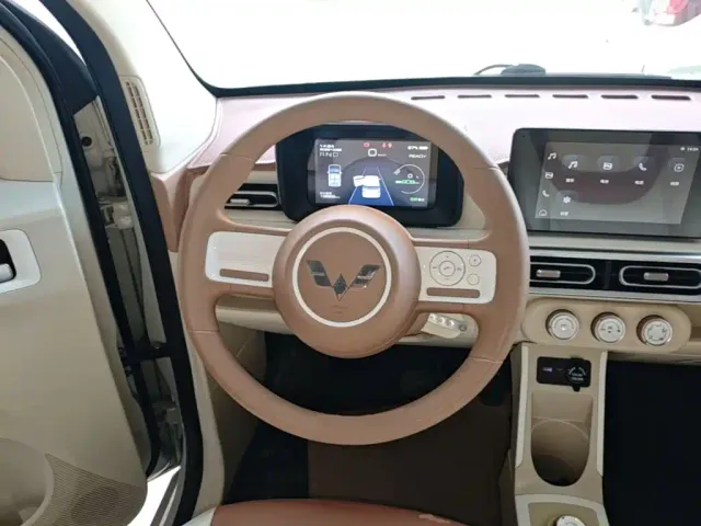 Wuling Hongguang Mini EV — Фото автомобиля 10