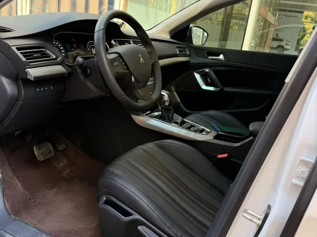 Peugeot 408 — Фото автомобиля 4