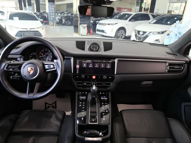 Porsche Macan — Фото автомобиля 14