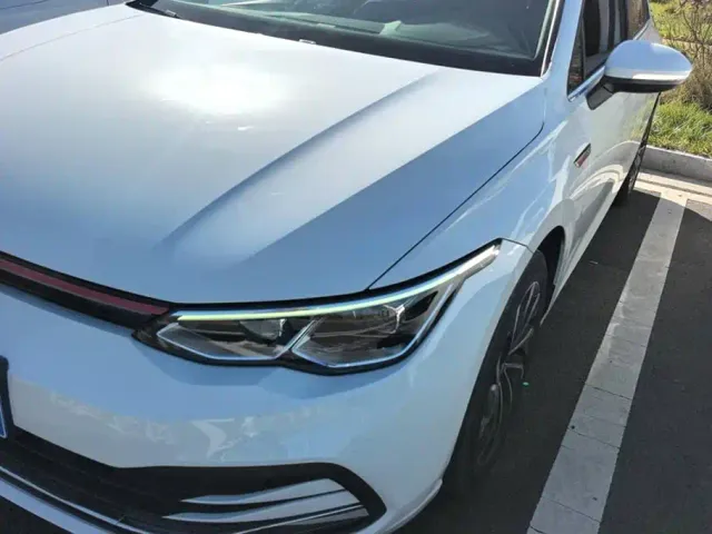 Volkswagen Golf — Фото автомобиля 5