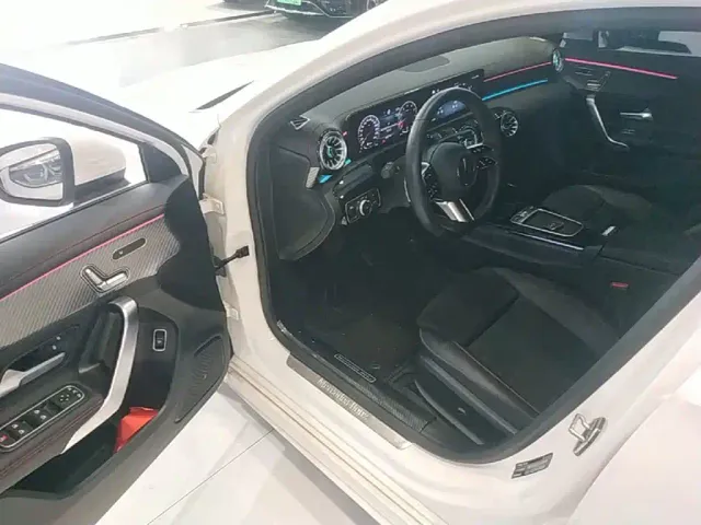 Mercedes-Benz A-Class — Фото автомобиля 15