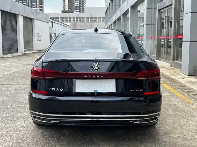 Volkswagen Passat — Фото автомобиля 5