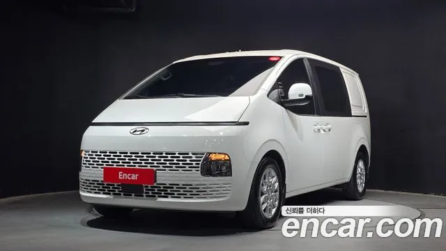 Фотография автомобиля — Hyundai Staria