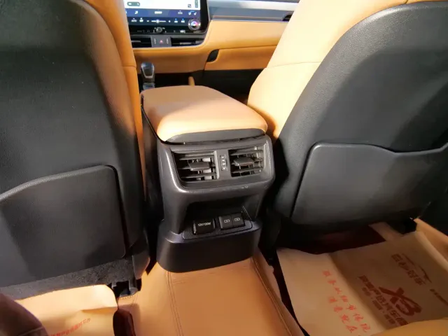 Lexus ES — Фото автомобиля 12