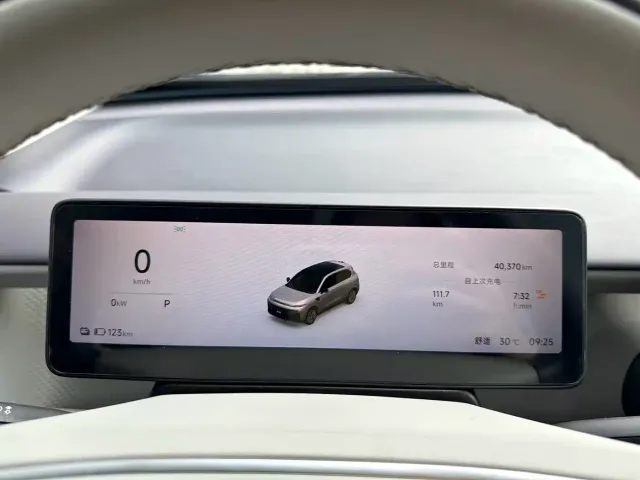 Leapmotor B10 — Фото автомобиля 10