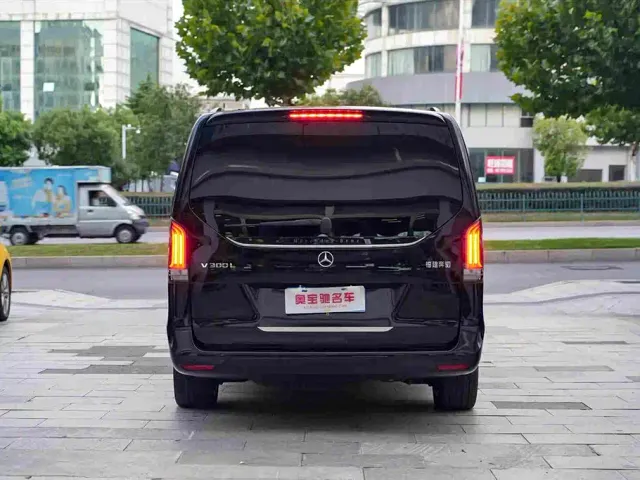 Mercedes-Benz V-Class — Фото автомобиля 17