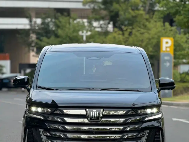 Toyota Vellfire — Фото автомобиля 2
