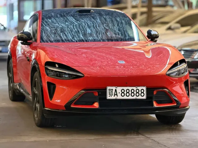 Xiaomi Auto Xiaomi YU7 2025 Extended Range RWD Edition — Фото автомобиля 3