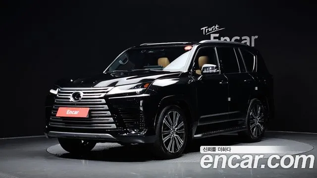 Фотография автомобиля — Lexus LX Generation 4