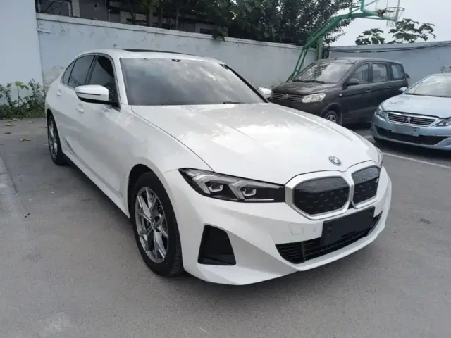 BMW BMW i3 2022 eDrive 35 L — Фото автомобиля 3