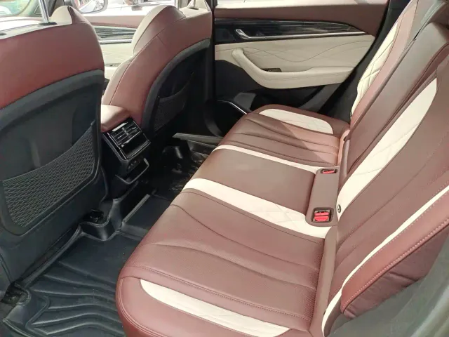 Geely Xingyue L — Фото автомобиля 5