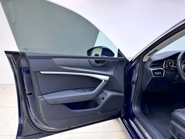 Audi A7L — Фото автомобиля 8