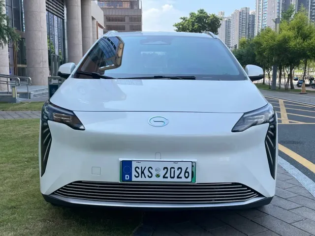 GAC Aion Y — Фото автомобиля 2