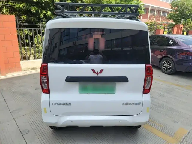 Wuling Zhiguang NEV — Фото автомобиля 5